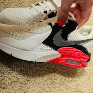 NWOT Nike air max Sneakers